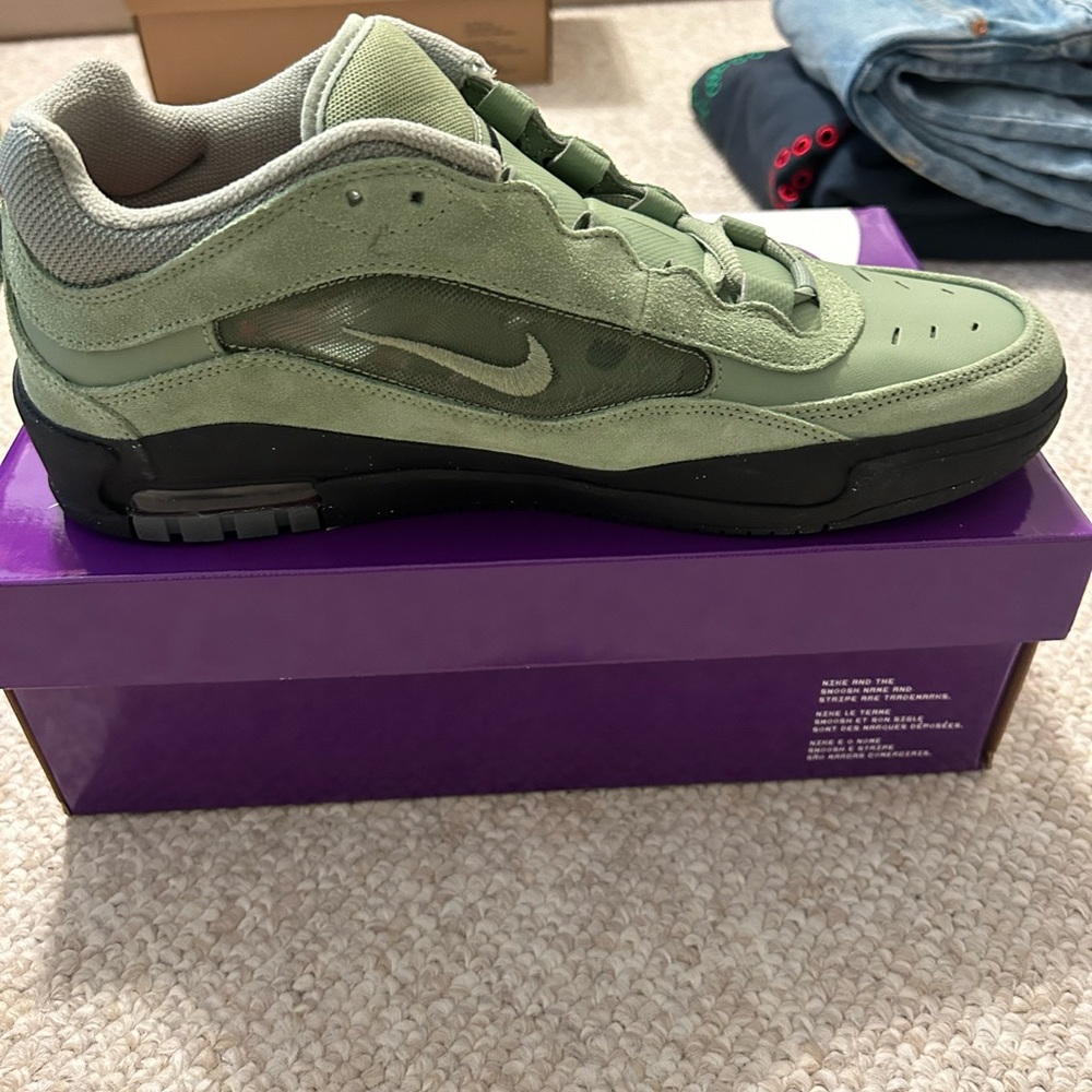 Nike air max green ishod size 12